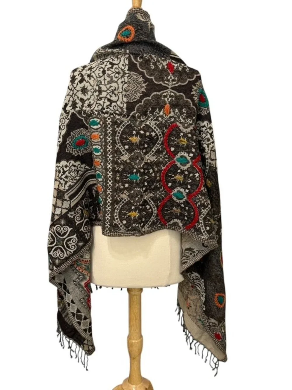 Bul-Bul Handicraft Pure Wool Scarf Embroidered Colorful Yarn Paisley 26